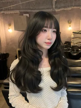 セミロング カラー ヘアアレンジ 🌱巴結生🌿グレー ジュ☁️ミルクティーのヘアスタイル