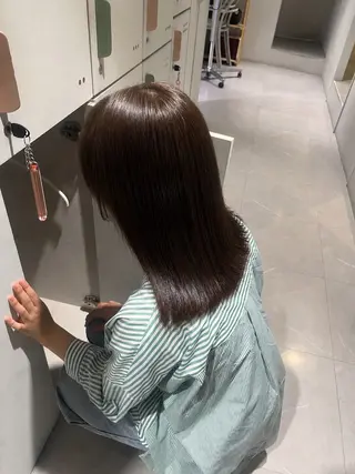 ミディアム カラー 透明感カラー/ レイヤー/折戸結菜のヘアスタイル