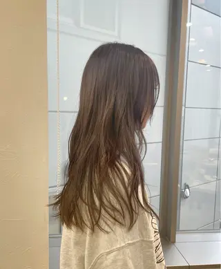 セミロング カラー tiel 小山莉々のヘアスタイル