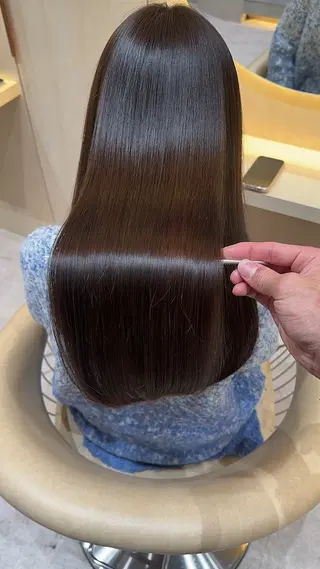 ロング 縮毛矯正✨🫧 レイヤー川村利幸のヘアスタイル