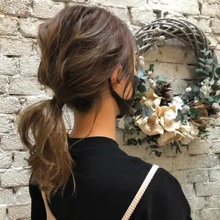 ミディアム 杉原 向日梨のヘアスタイル