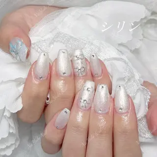 ネイル 🦋 Queenieのネイルデザイン
