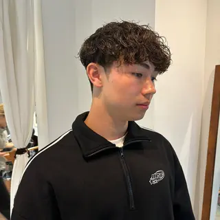 パーマ メンズ 的場 莉音のヘアスタイル