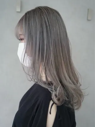セミロング カラー CHERIEブリーチ ダブルカラー 天神のヘアスタイル