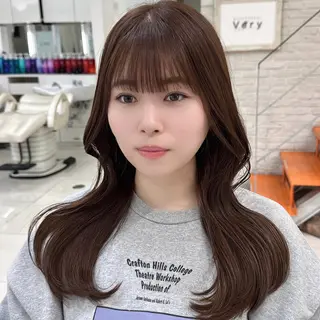 ロング カラー 岩戸優奈 盛れる 顔周り/透明感カラーのヘアスタイル