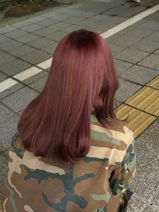 ロング カラー 🍓ブリーチカラー 🎀nene🍓のヘアスタイル