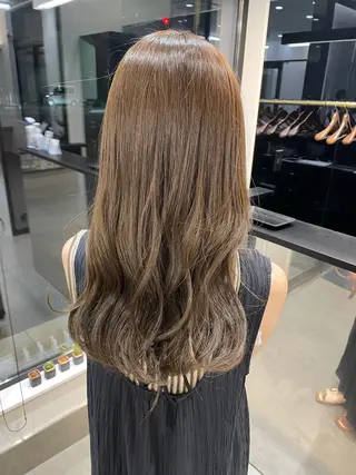 ロング カラー 山本 美羽のヘアスタイル