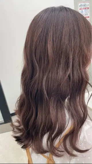 ロング パーマ 新岡 萌乃のヘアスタイル