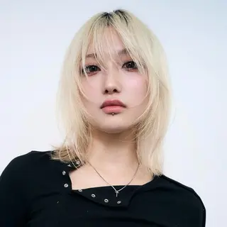 ミディアム カラー レイヤー/ブリーチ/ 顔周り💫チャンのヘアスタイル