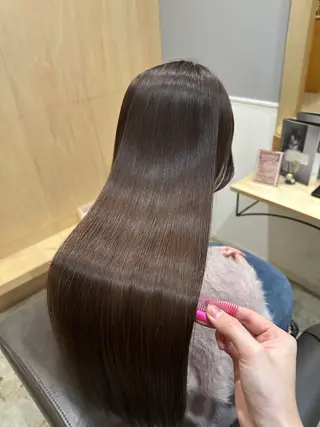 ミディアム miloc MOMOKAのヘアスタイル
