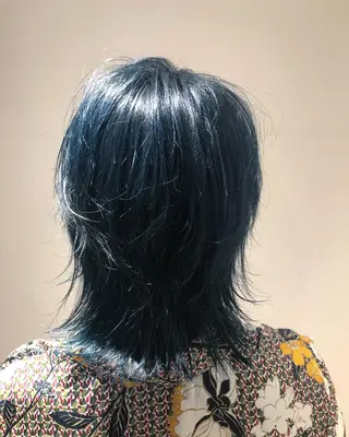 ミディアム カラー レイヤー×艶髪特化 マネージャー安藤光司のヘアスタイル