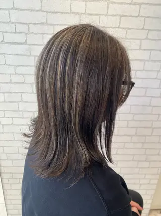 ミディアム 中谷 明日香のヘアスタイル