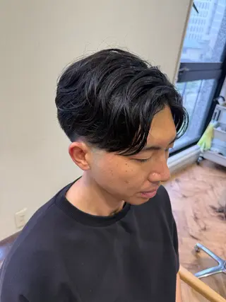 ショート パーマ メンズ 溝口 槙里也のヘアスタイル