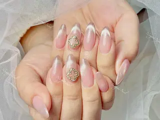 ネイル 🦋 Queenieのネイルデザイン