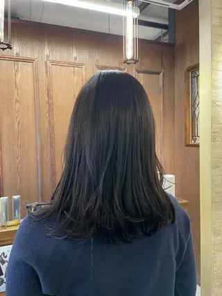 ミディアム 河上 麻衣/白髪ぼかしのヘアスタイル