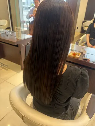 ロング 絹川 琴美のヘアスタイル