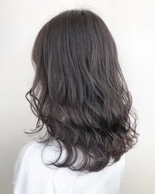 セミロング カラー 【透明感、艶髪】西村 有司のヘアスタイル
