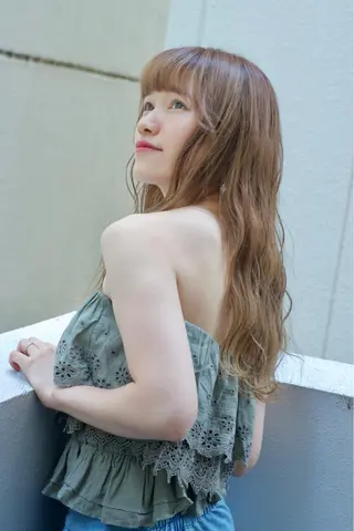 カラー 天野 利咲のヘアスタイル