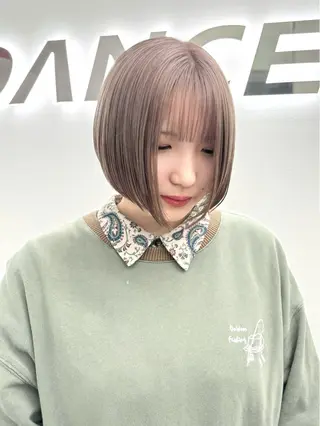ショート カラー ヘアアレンジ 縮毛矯正🤍 ボブ/ HIKARIのヘアスタイル