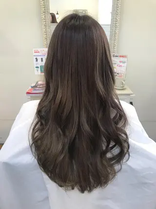 ロング カラー 澤田 彩香のヘアスタイル