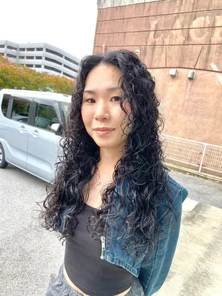 ロング パーマ 饒平名 知也のヘアスタイル