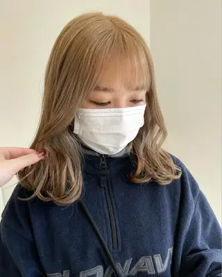 セミロング mir MIYUのヘアスタイル
