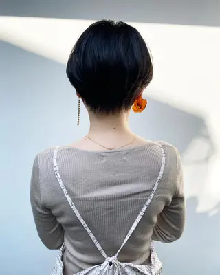 ショート カラー tonari 梅田、中崎町のヘアスタイル