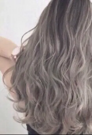 セミロング カラー memento 斎藤大覚のヘアスタイル