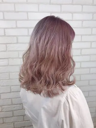 ミディアム カラー 小島 侑衣のヘアスタイル