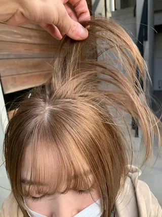 ショート カラー ハイトーンボブ 前田 表参道　グレージュのヘアスタイル