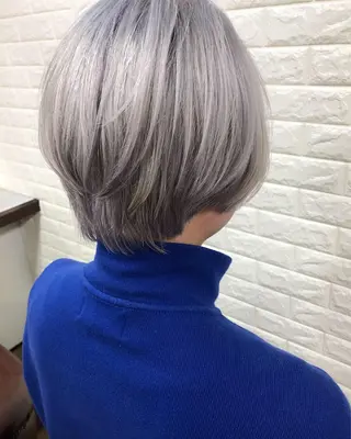 ショート カラー famille ファミーユのヘアスタイル
