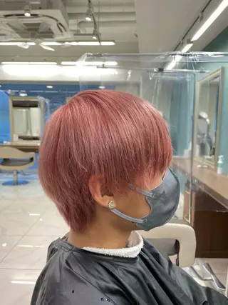 カラー 渡部凌我 小顔ウルフ ハイトーンカラーのヘアスタイル