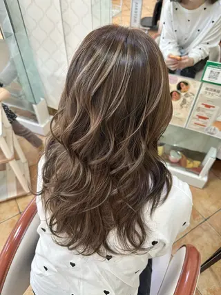 カラー 廣藤 梨花のヘアスタイル