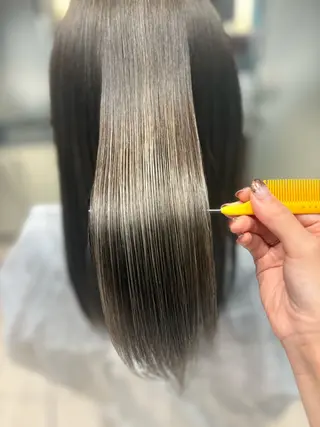 セミロング カラー Koharu 髪質改善カラーのヘアスタイル