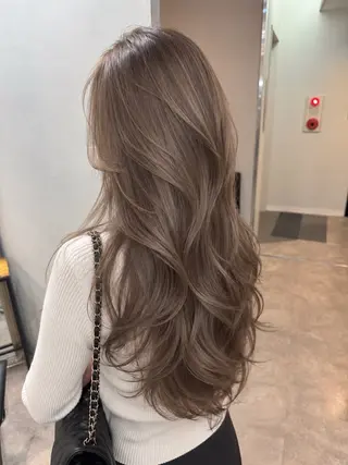セミロング カラー 髪質改善カラー韓国風 レイヤーtudaのヘアスタイル