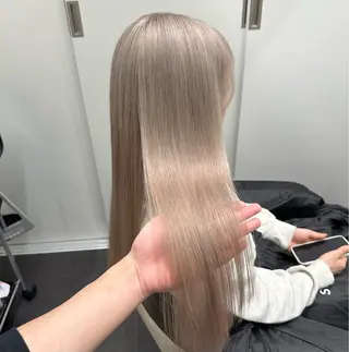 セミロング カラー 💫艶ハイトーン×髪 質改善💫リュウトのヘアスタイル