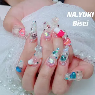 ネイル 🦋 Queenieのネイルデザイン