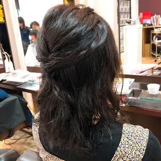 セミロング ヘアアレンジ 反橋 聖のヘアスタイル