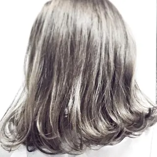 ミディアム セミロング 柔らか垢抜けカラーと カット🫧ASUKAのヘアスタイル