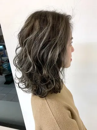 ミディアム 穐田 司樹のヘアスタイル