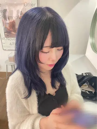 セミロング カラー lutz／ MIONのヘアスタイル