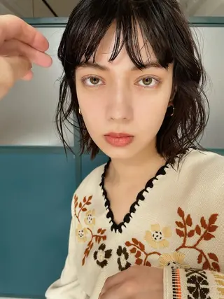 ミディアム カラー パーマ ヘアアレンジ ネイル マツエク・マツパ トレンド眉🌈✨ arisaの眉毛・アイブロウイメージ