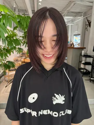 カラー 岡あかね ブリーチ なし透明感ベージュのヘアスタイル
