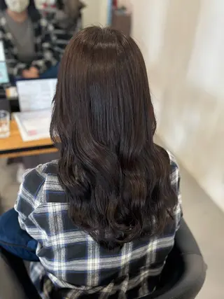 セミロング カラー 山路 結花のヘアスタイル