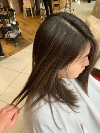 カラー 天野 利咲のヘアスタイル