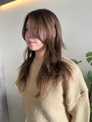 ロング レイヤーカット\ウル フ　chinatsuのヘアスタイル