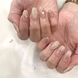 ネイル sara : salon ELVIのネイルデザイン