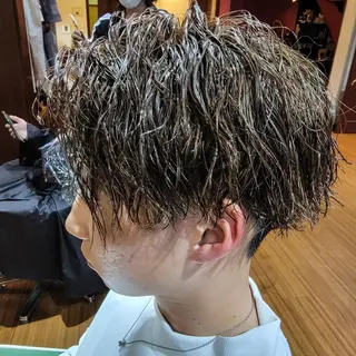メンズ 特殊パーマ 片山恭兵のヘアスタイル