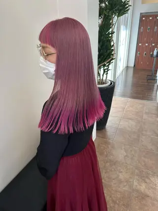 ロング カラー ダメージレスブリーチ HIROSHIのヘアスタイル