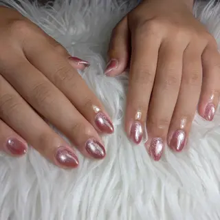 ネイル LAVISH sakiのネイルデザイン